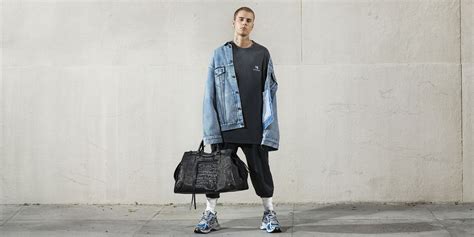 balenciaga online shop.